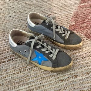 Barely worn Golden Goose sneakers purchased in Italy. Extremely comfortable.